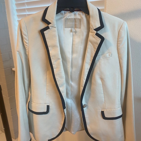 Women’s Banana Republic Blazer. petite, medium. - Picture 7 of 9
